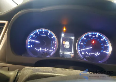 2018 Toyota Highlander Le z USA, uszkodzony, nr VIN 5TDZZRFH2JS256864